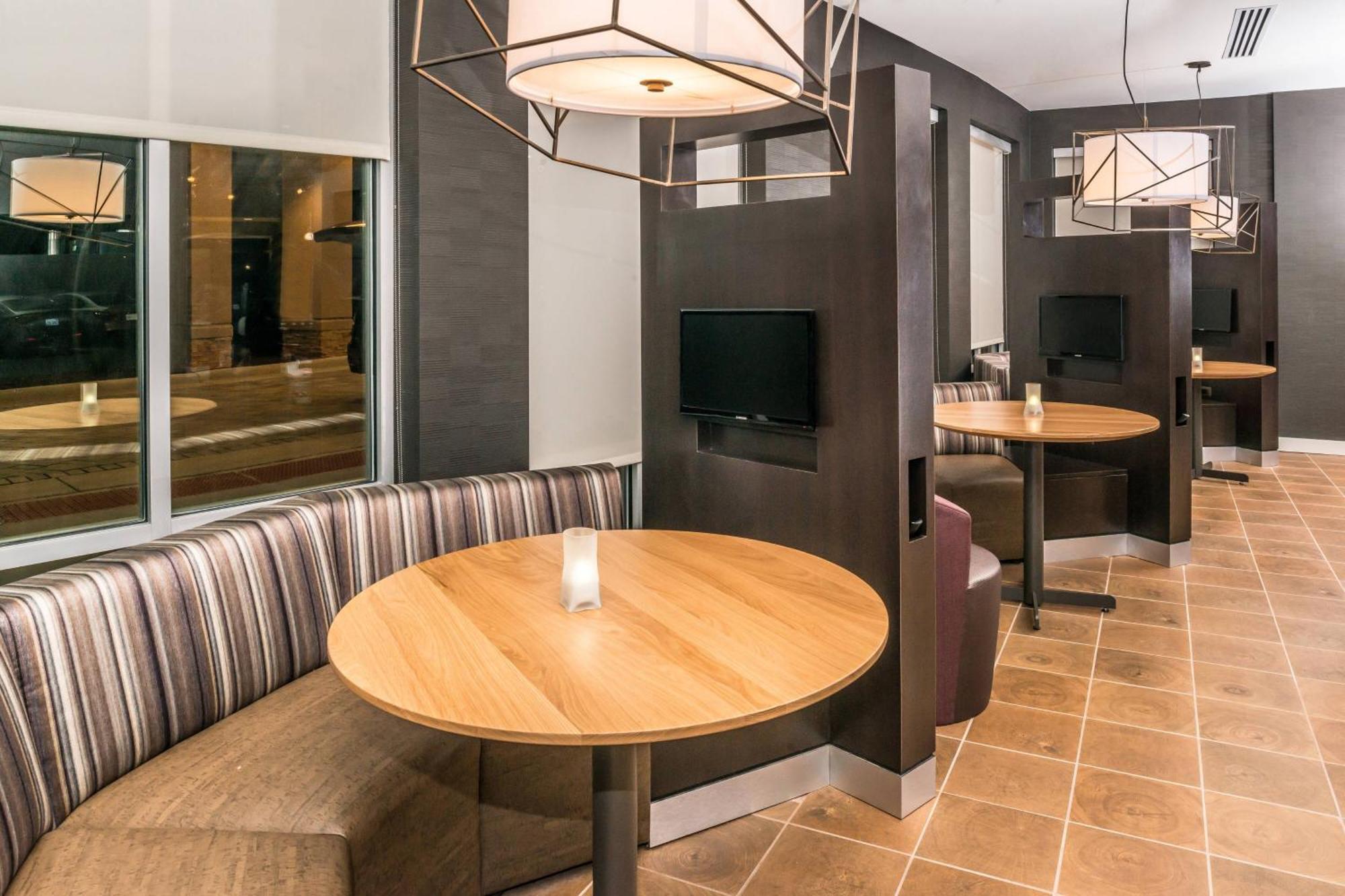 Courtyard By Marriott Detroit Farmington Hotel Farmington Hills Ngoại thất bức ảnh