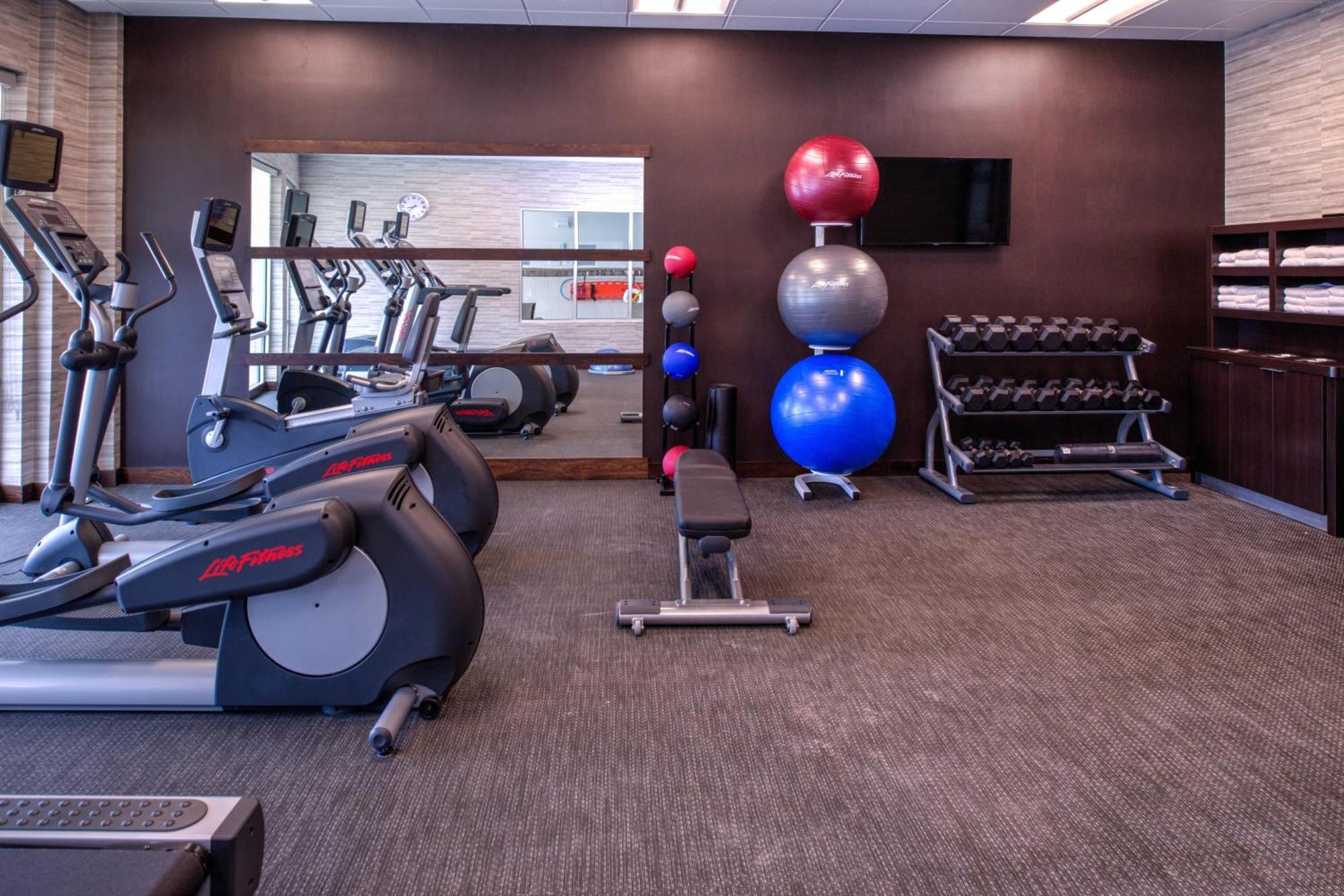 Courtyard By Marriott Detroit Farmington Hotel Farmington Hills Ngoại thất bức ảnh