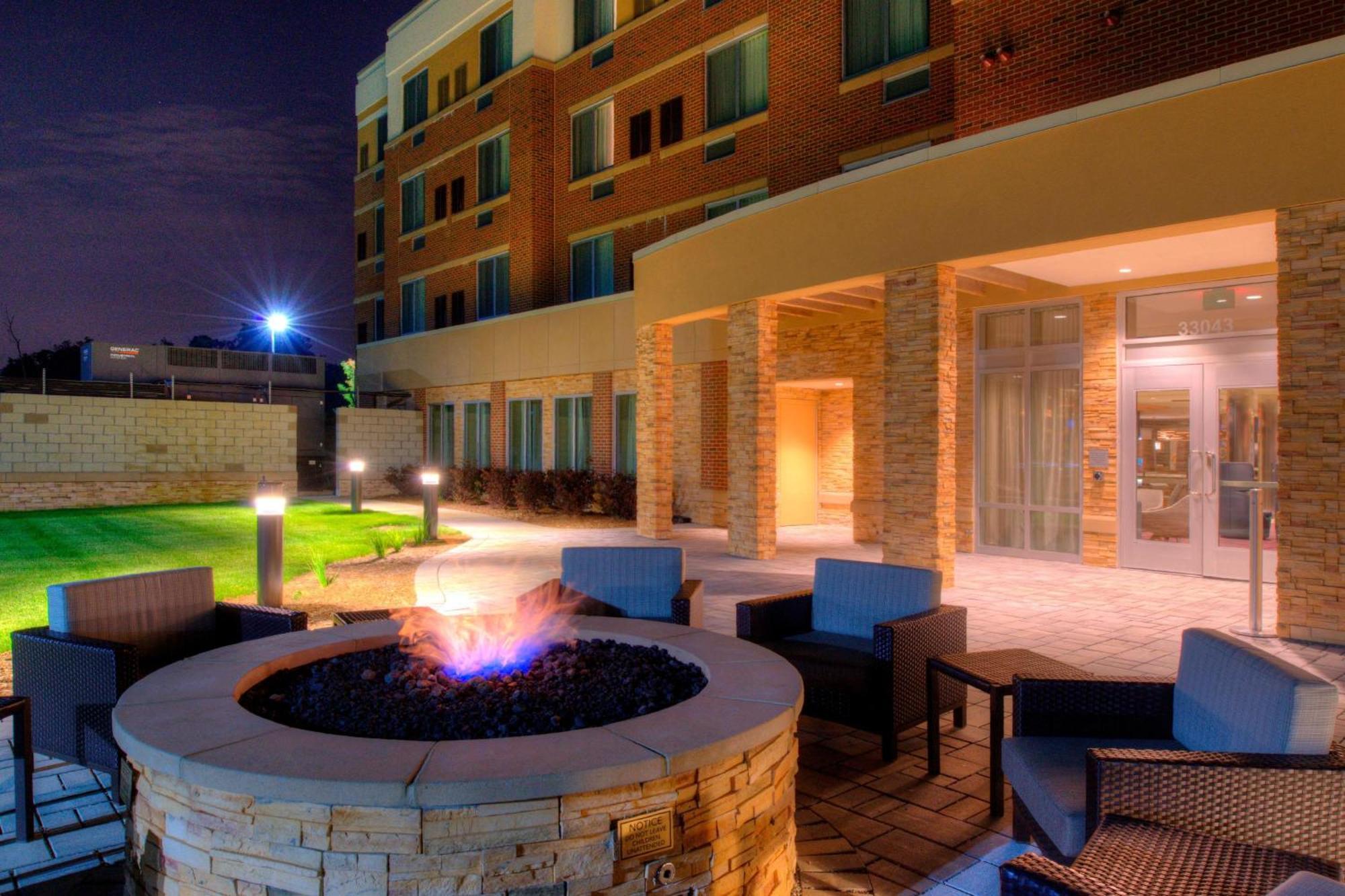 Courtyard By Marriott Detroit Farmington Hotel Farmington Hills Ngoại thất bức ảnh